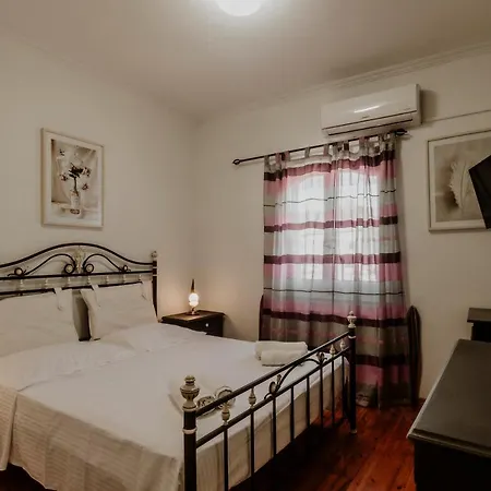 Hermes * Potamos (Corfu)